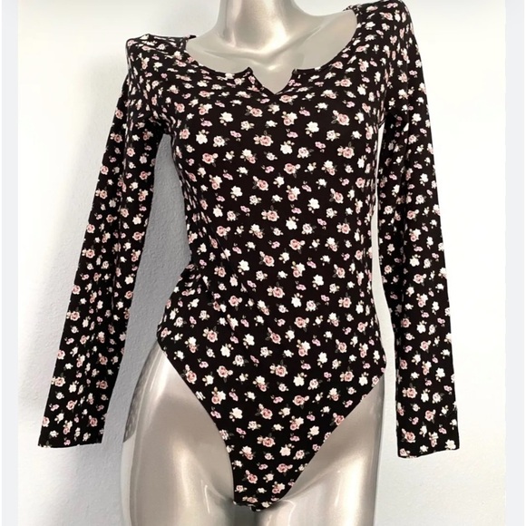 NWT PINK Bodysuit thong floral top  Size m - Picture 1 of 7